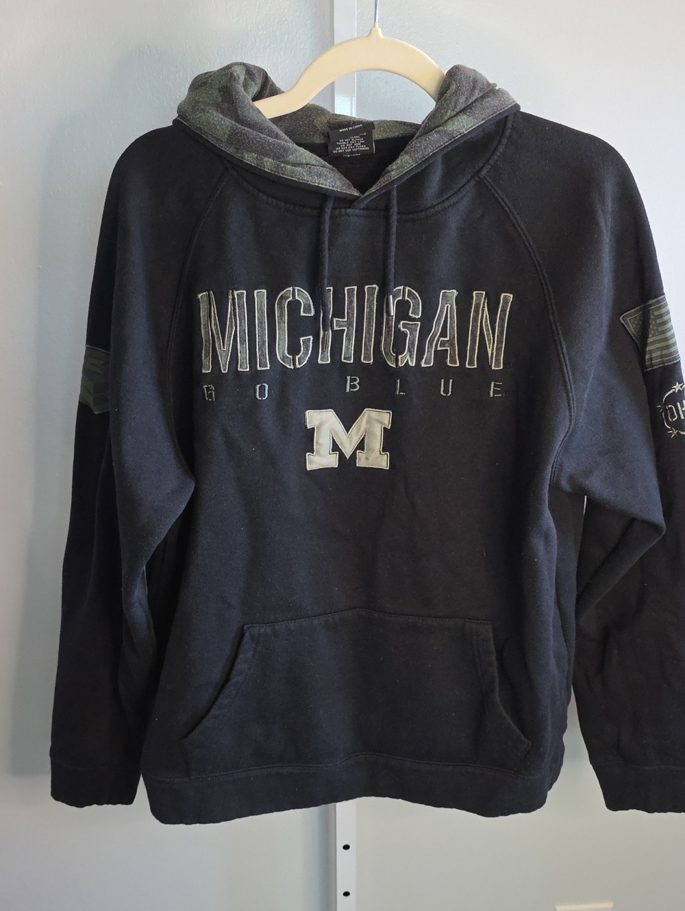 Michigan Go Blue Camo Hooded  Sweatshirt W/ Arm Patches / Large